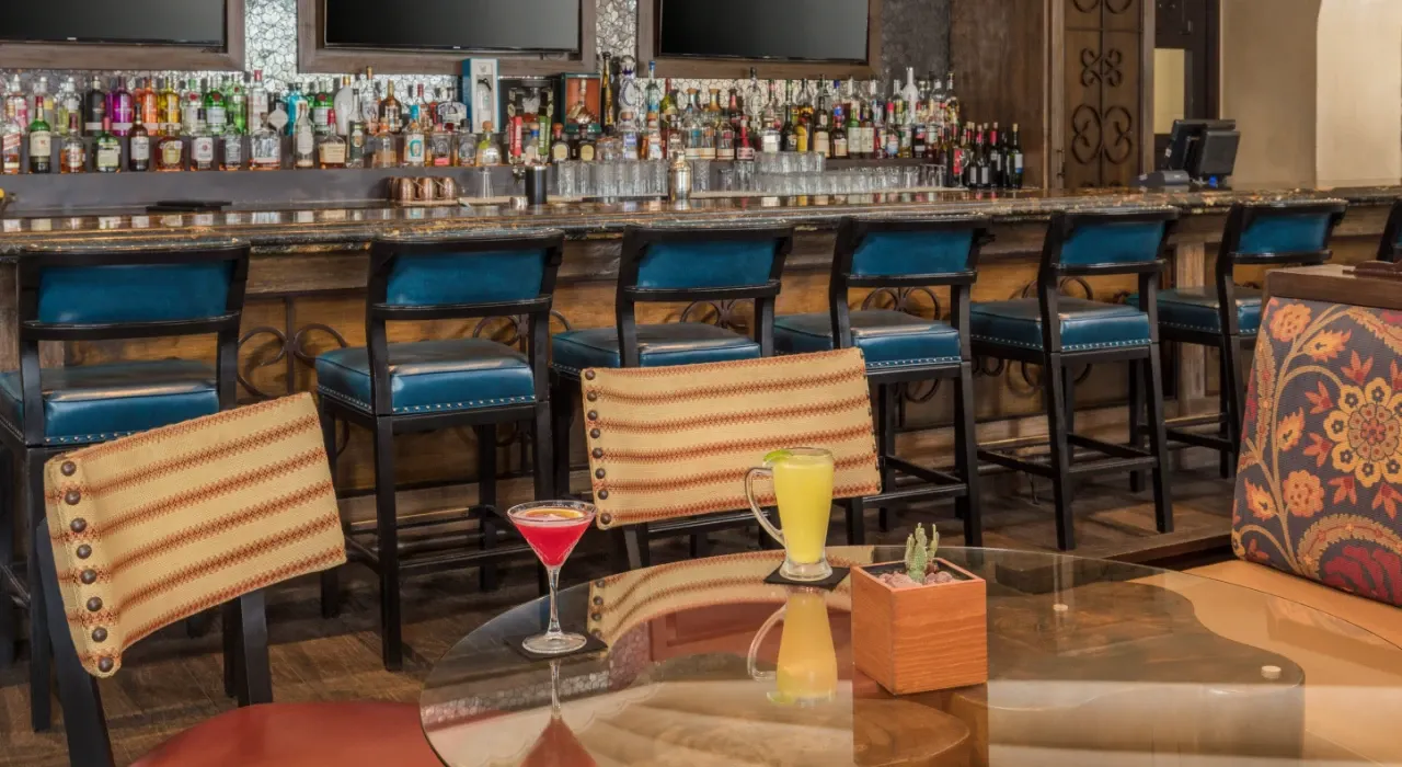 Sports Bar Grand Solmar Land´s End Cabo San Lucas Sports Bar Grand Solmar Land´s End Cabo San Lucas