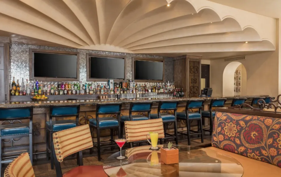 Sports Bar Grand Solmar Land´s End Cabo San Lucas Sports Bar Grand Solmar Land´s End Cabo San Lucas